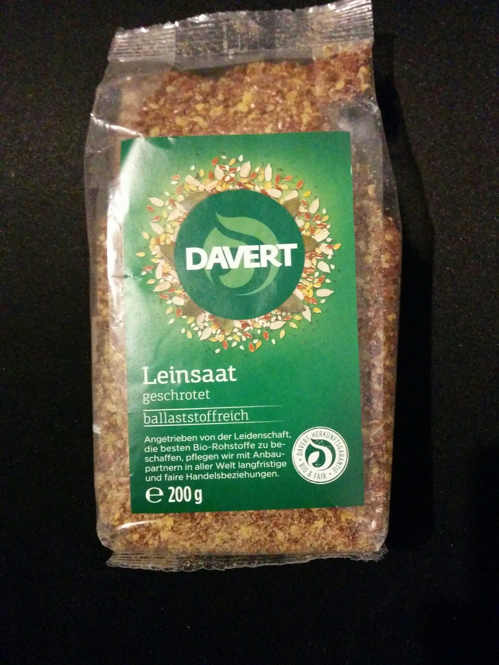 Braune Leinsaat geschrotet